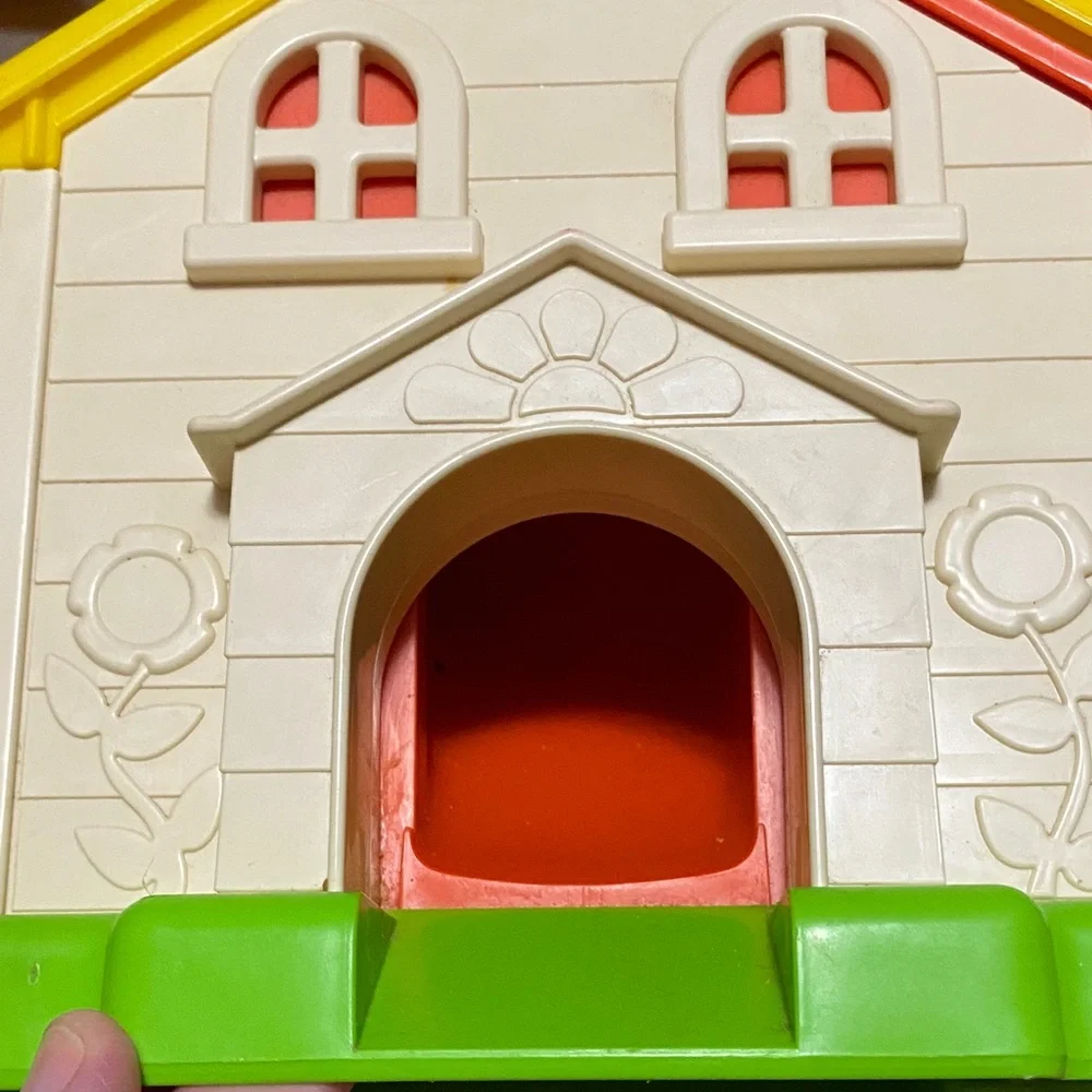 Vintage 1984 Fisher-Price Discovery Cottage